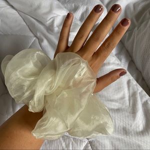 Large Organza Cream Coloured Hair Tie
